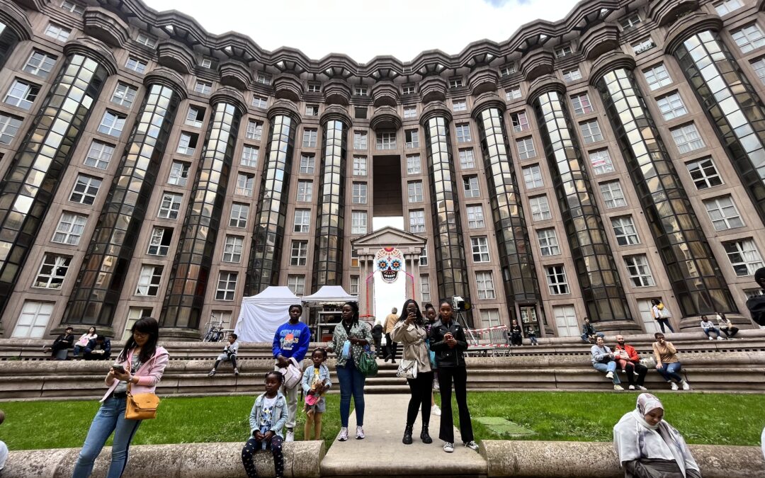 VERSAILLES FÜR DAS VOLK – Espaces d’Abraxas