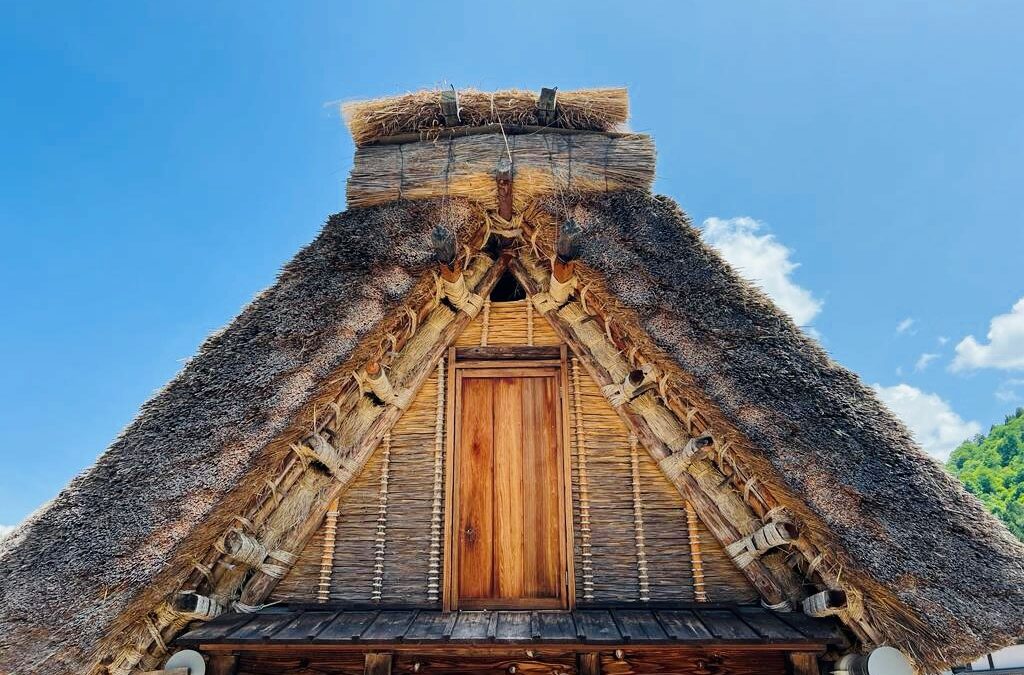 SHIRAKAWA-GO – Von Stroh und Seide